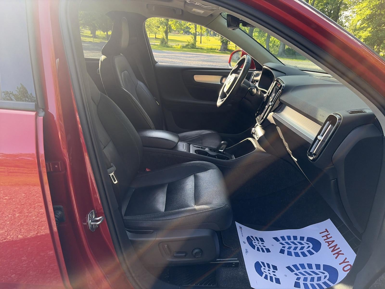 2021 Volvo XC40 T5 AWD Momentum