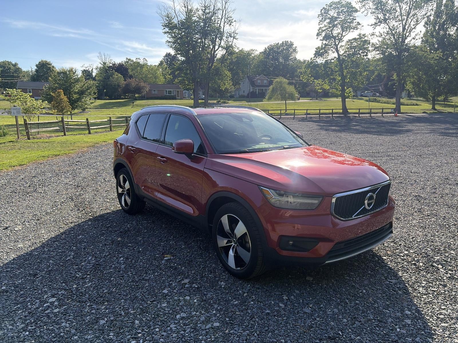 2021 Volvo XC40 T5 AWD Momentum