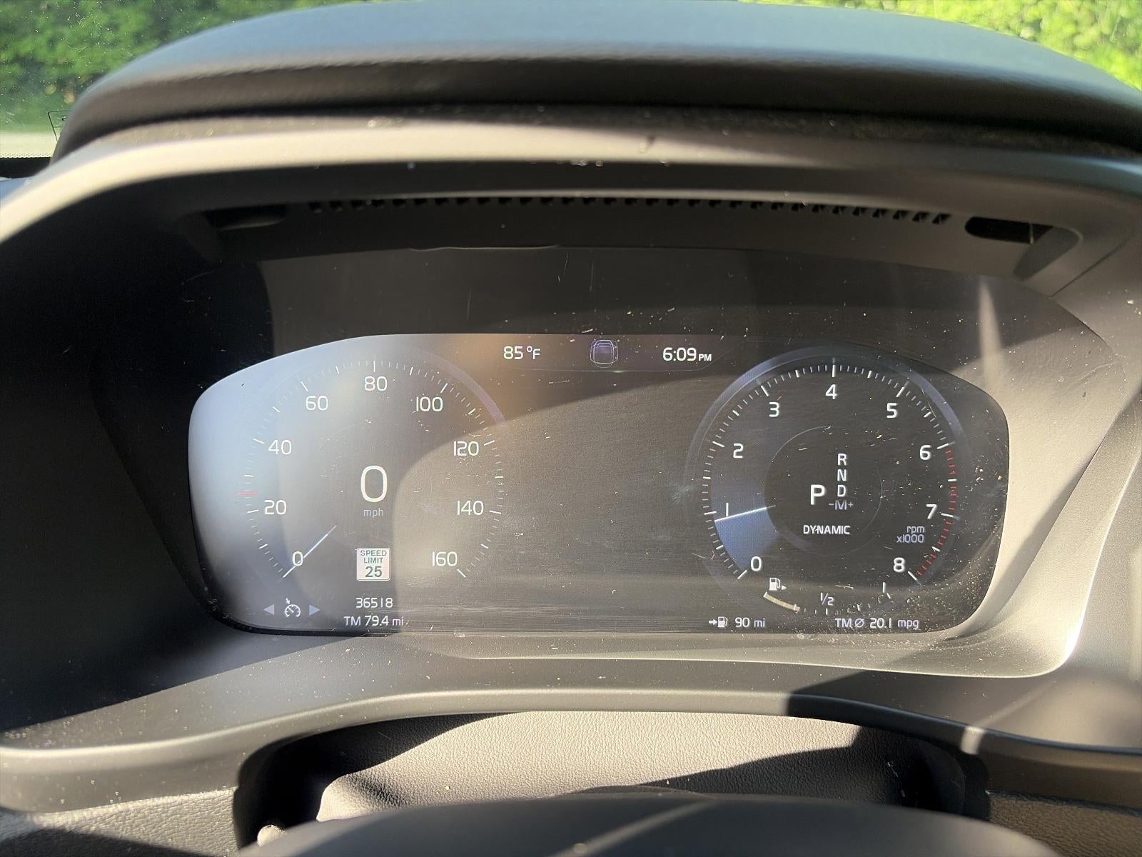 2021 Volvo XC40 T5 AWD Momentum