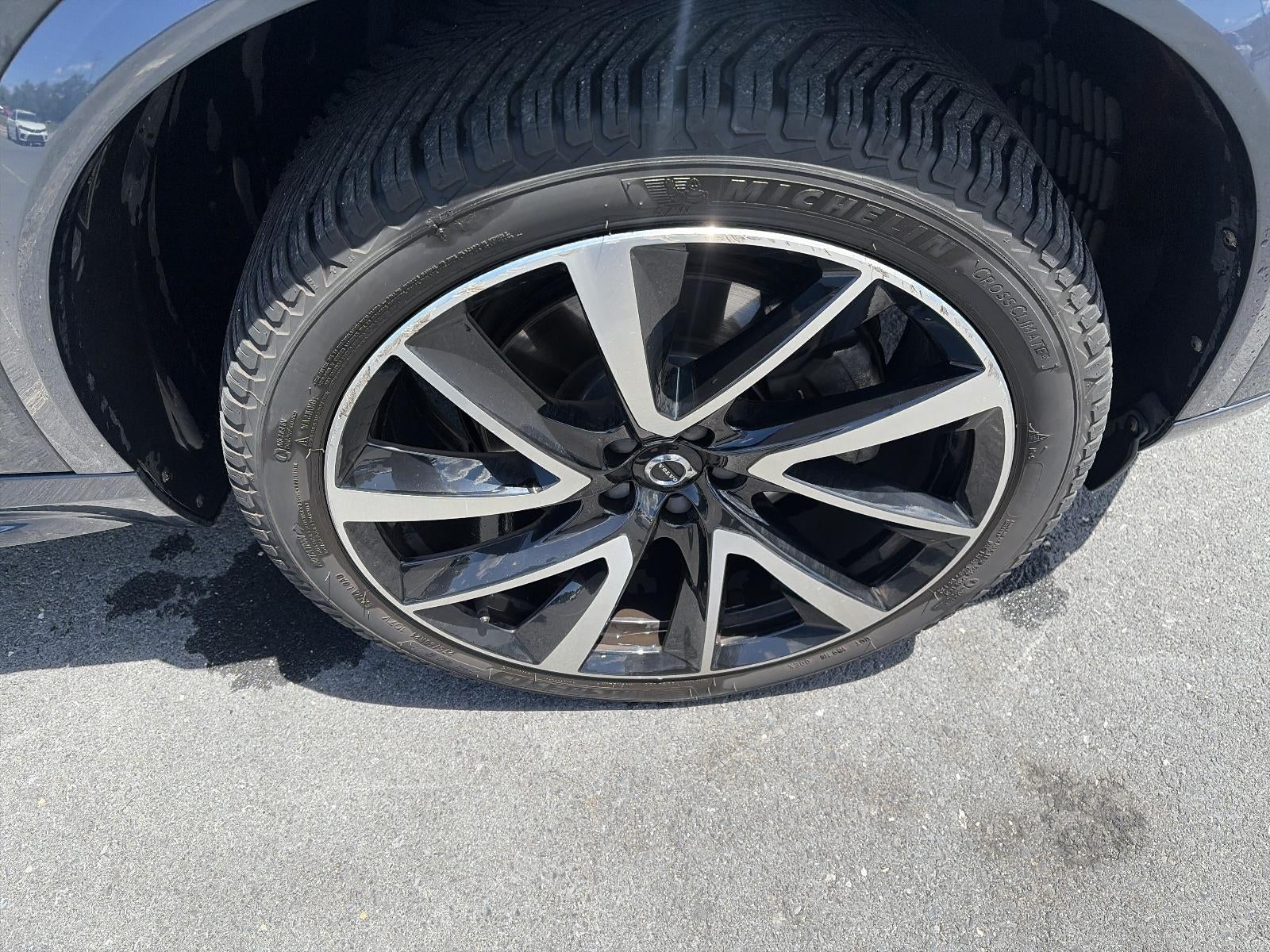 2020 Volvo XC90 T6 AWD Momentum 7 Passenger