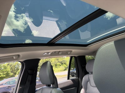 2020 Volvo XC90 T6 AWD Momentum 7 Passenger