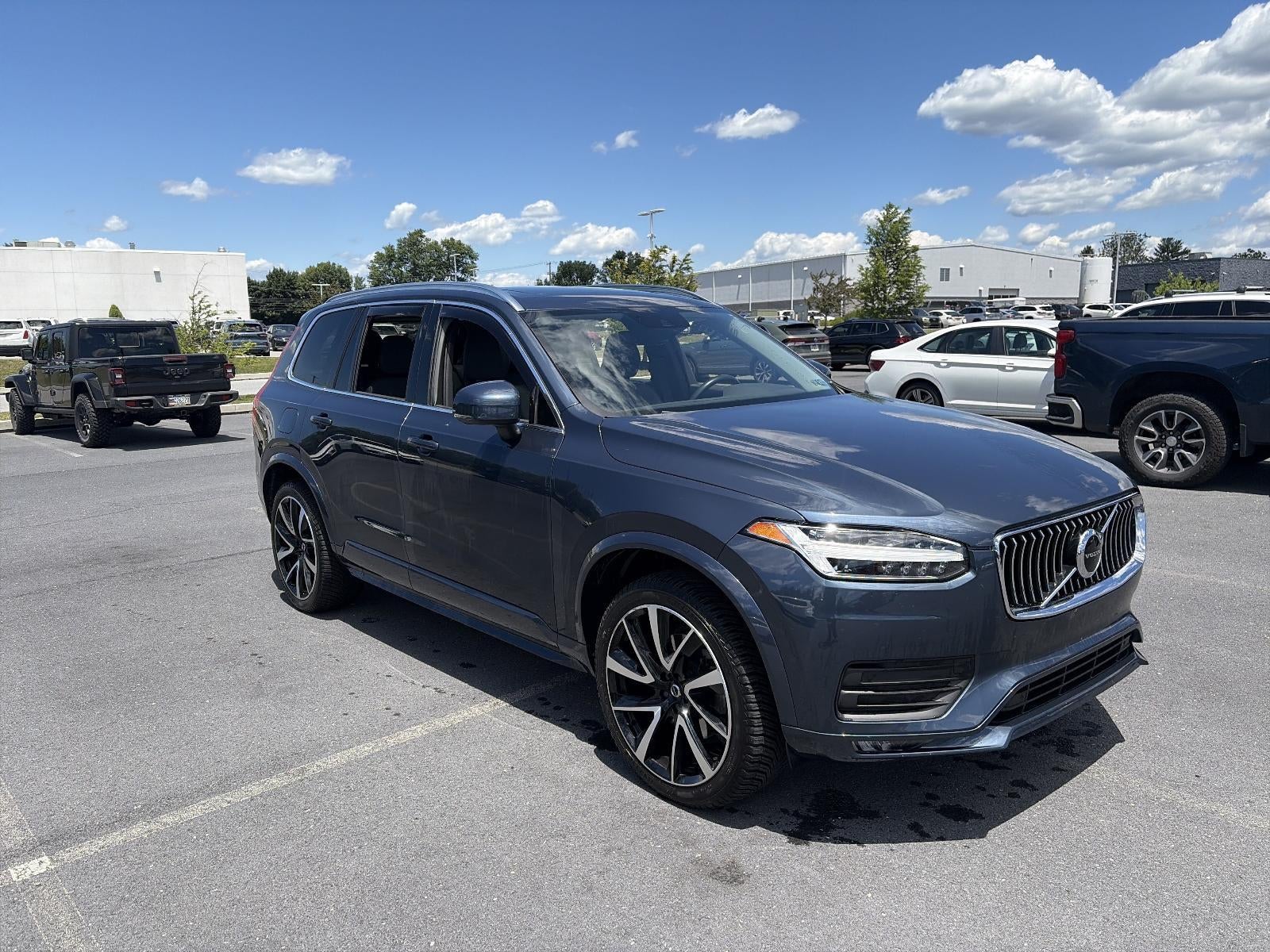 2020 Volvo XC90 T6 AWD Momentum 7 Passenger