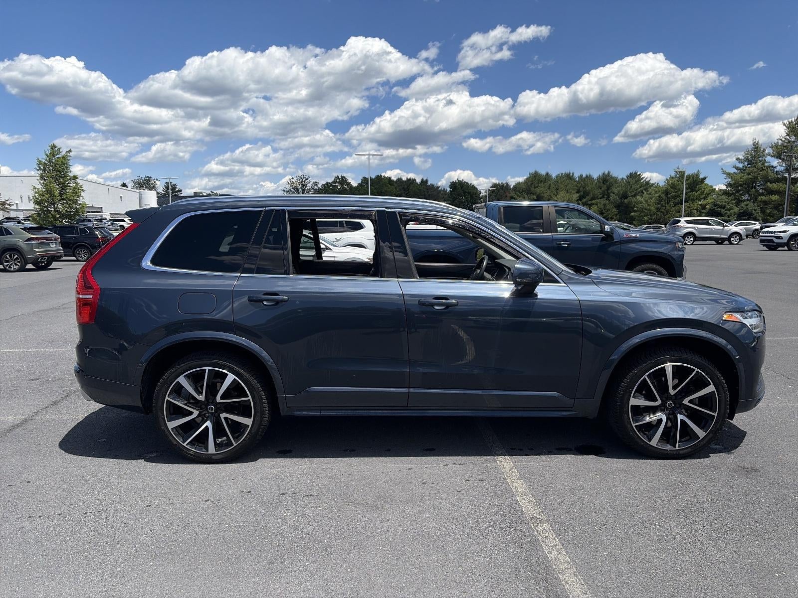2020 Volvo XC90 T6 AWD Momentum 7 Passenger