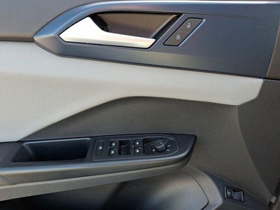 2023 Volkswagen Taos SE FWD