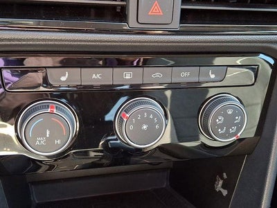 2023 Volkswagen Taos SE FWD