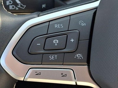 2023 Volkswagen Taos SE FWD