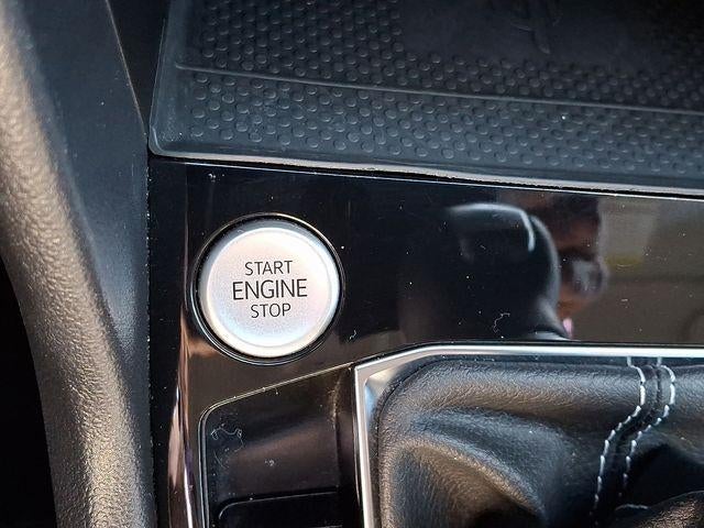 2023 Volkswagen Taos SE FWD