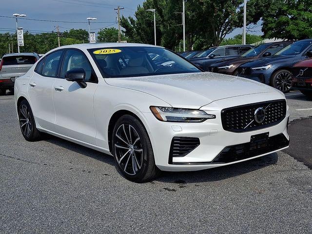 2025 Volvo S60 Plug-In Hybrid T8 AWD Plus