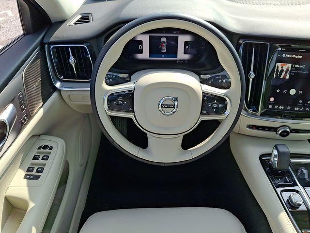 2025 Volvo S60 Plug-In Hybrid T8 AWD Plus