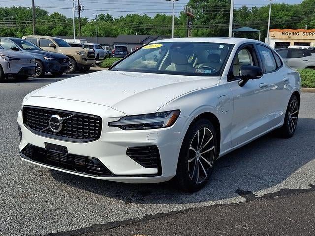2025 Volvo S60 Plug-In Hybrid T8 AWD Plus