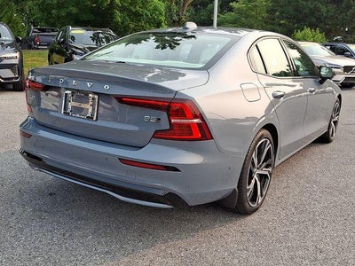 2024 Volvo S60 B5 AWD Plus Dark Theme