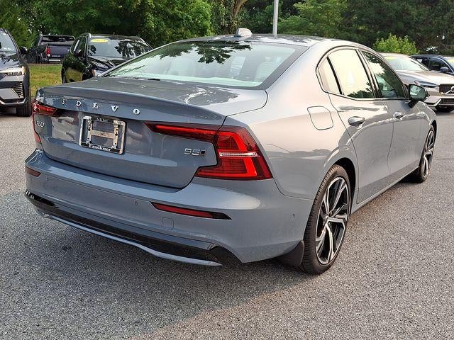 2024 Volvo S60 B5 AWD Plus Dark Theme