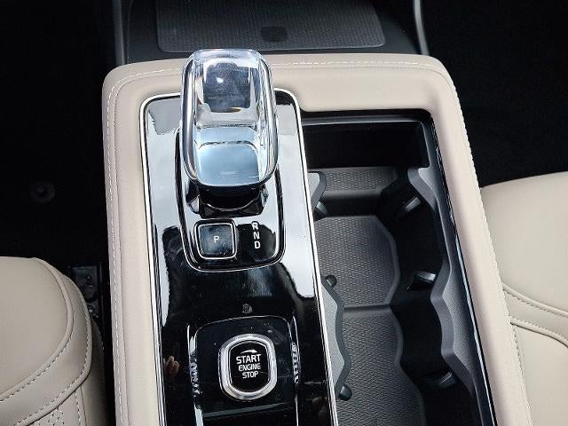 2026 Volvo XC90 B6 AWD Plus 6-Seater