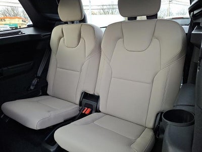 2026 Volvo XC90 B6 AWD Plus 6-Seater