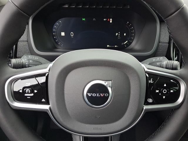 2026 Volvo XC90 B6 AWD Plus 6-Seater