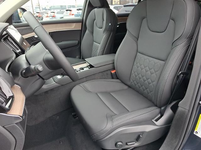 2026 Volvo XC90 B6 AWD Plus 6-Seater