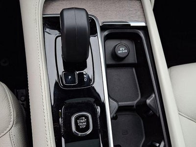 2024 Volvo XC90 B6 AWD Plus Bright Theme 7P