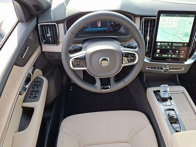 2026 Volvo XC90 B6 AWD Plus 7-Seater