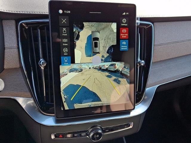 2026 Volvo XC90 B6 AWD Plus 7-Seater