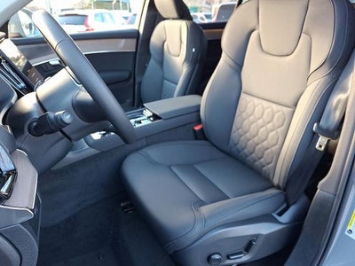 2026 Volvo XC90 B6 AWD Plus 7-Seater