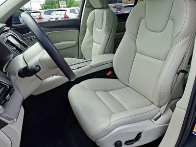 2025 Volvo XC90 B6 AWD Plus 7-Seater
