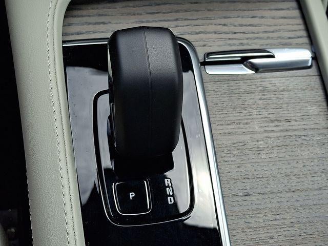 2025 Volvo XC90 B6 AWD Plus 7-Seater