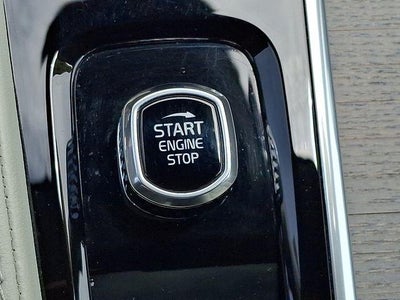 2025 Volvo XC90 B6 AWD Plus 7-Seater