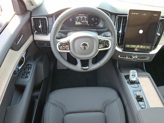 2026 Volvo XC90 B6 AWD Plus 7-Seater