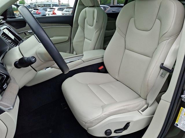 2025 Volvo XC90 B6 AWD Plus 7-Seater