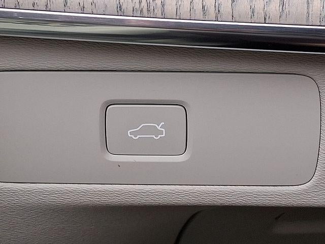 2025 Volvo XC90 B6 AWD Plus 7-Seater