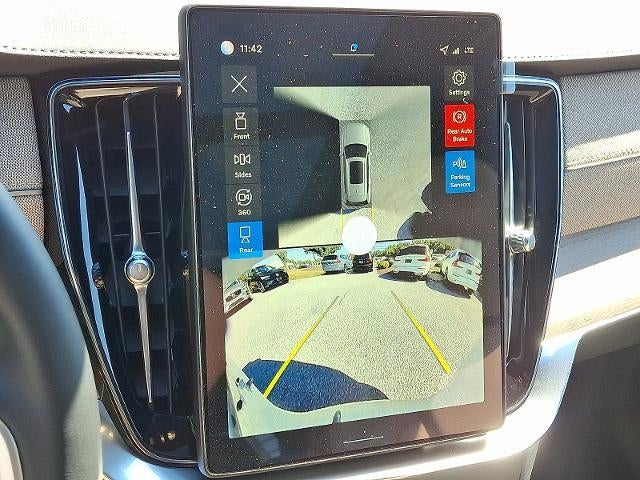 2026 Volvo XC90 B6 AWD Plus 7-Seater