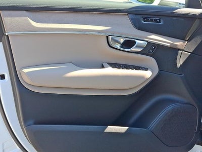 2026 Volvo XC90 B6 AWD Plus 7-Seater