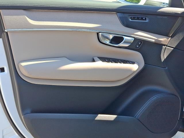 2026 Volvo XC90 B6 AWD Plus 7-Seater