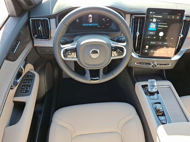 2026 Volvo XC90 B6 AWD Plus 7-Seater