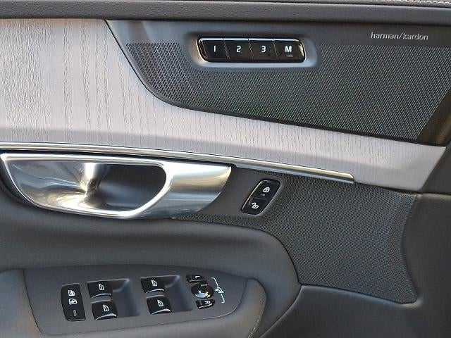 2026 Volvo XC90 B6 AWD Ultra 7-Seater