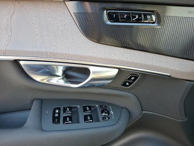 2026 Volvo XC90 B6 AWD Ultra 7-Seater