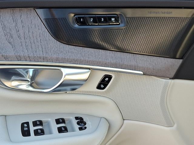 2026 Volvo XC90 B6 AWD Ultra 7-Seater