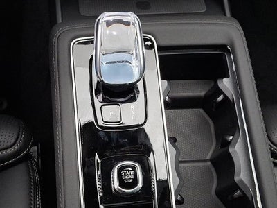 2026 Volvo XC90 B6 AWD Ultra Dark Theme 7-Seater