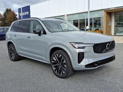 2026 Volvo XC90 B6 AWD Ultra Dark Theme 7-Seater