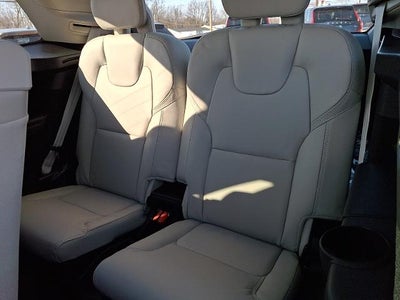 2026 Volvo XC90 B6 AWD Ultra Dark Theme 7-Seater