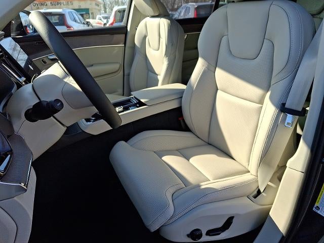 2026 Volvo XC90 B6 AWD Ultra Dark Theme 7-Seater