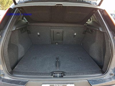 2021 Volvo XC40 T5 AWD Momentum