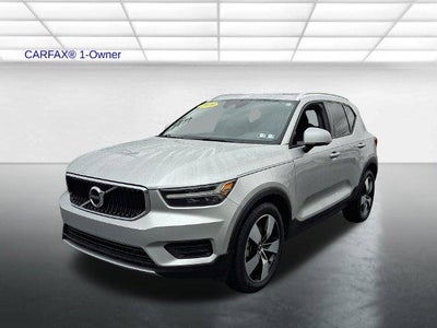 2019 Volvo XC40 T5 AWD Momentum