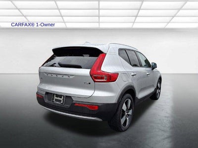 2019 Volvo XC40 T5 AWD Momentum