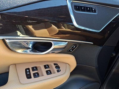 2016 Volvo XC90 AWD 4dr T6 Momentum
