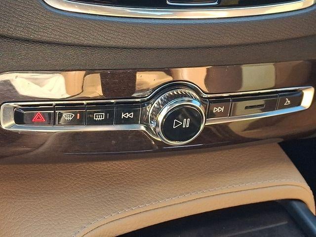 2016 Volvo XC90 AWD 4dr T6 Momentum