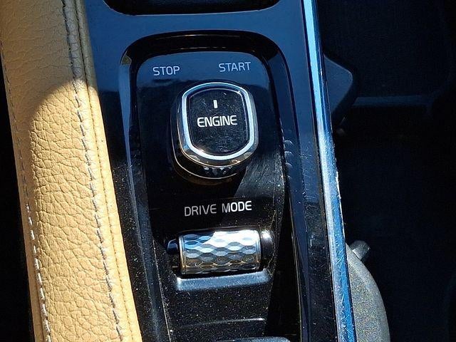 2016 Volvo XC90 AWD 4dr T6 Momentum