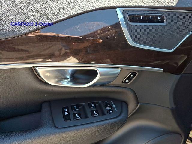2019 Volvo XC90 T6 AWD Momentum