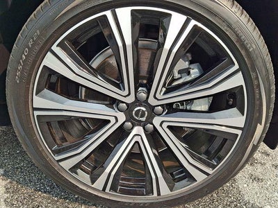 2023 Volvo XC60 Recharge Plug-In Hybrid T8 eAWD PHEV Ultimate Bright Theme