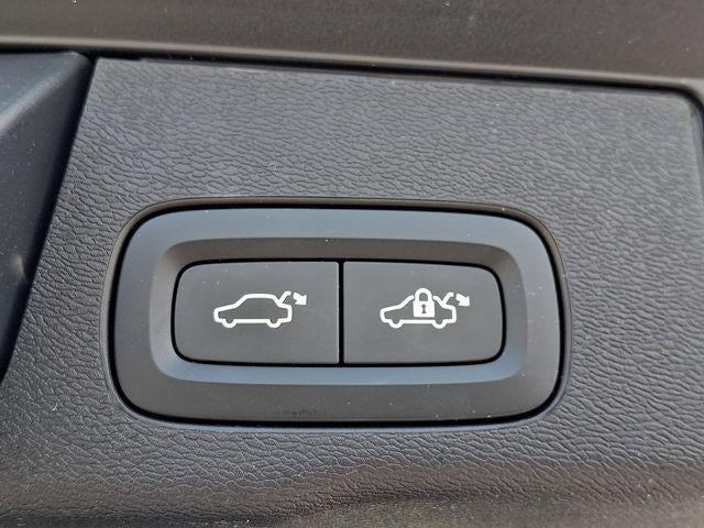 2024 Volvo XC60 Recharge Plug-In Hybrid T8 eAWD PHEV Core Dark Theme